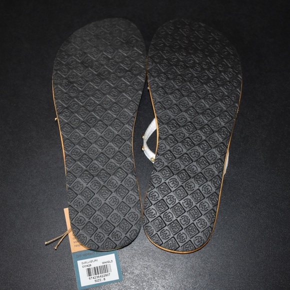 CROCS | Shoes | Crocs Ocean Minded Oumi Luxe Leather Flip Flops | Poshmark